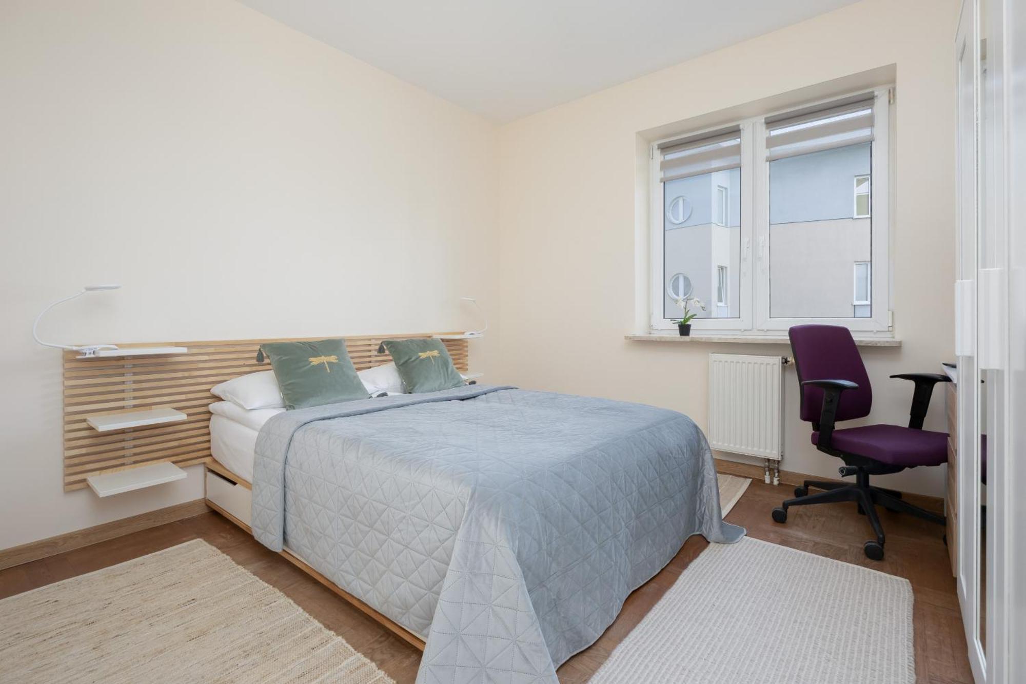 Spacious 120 M From The Metro Station By Renters Leilighet