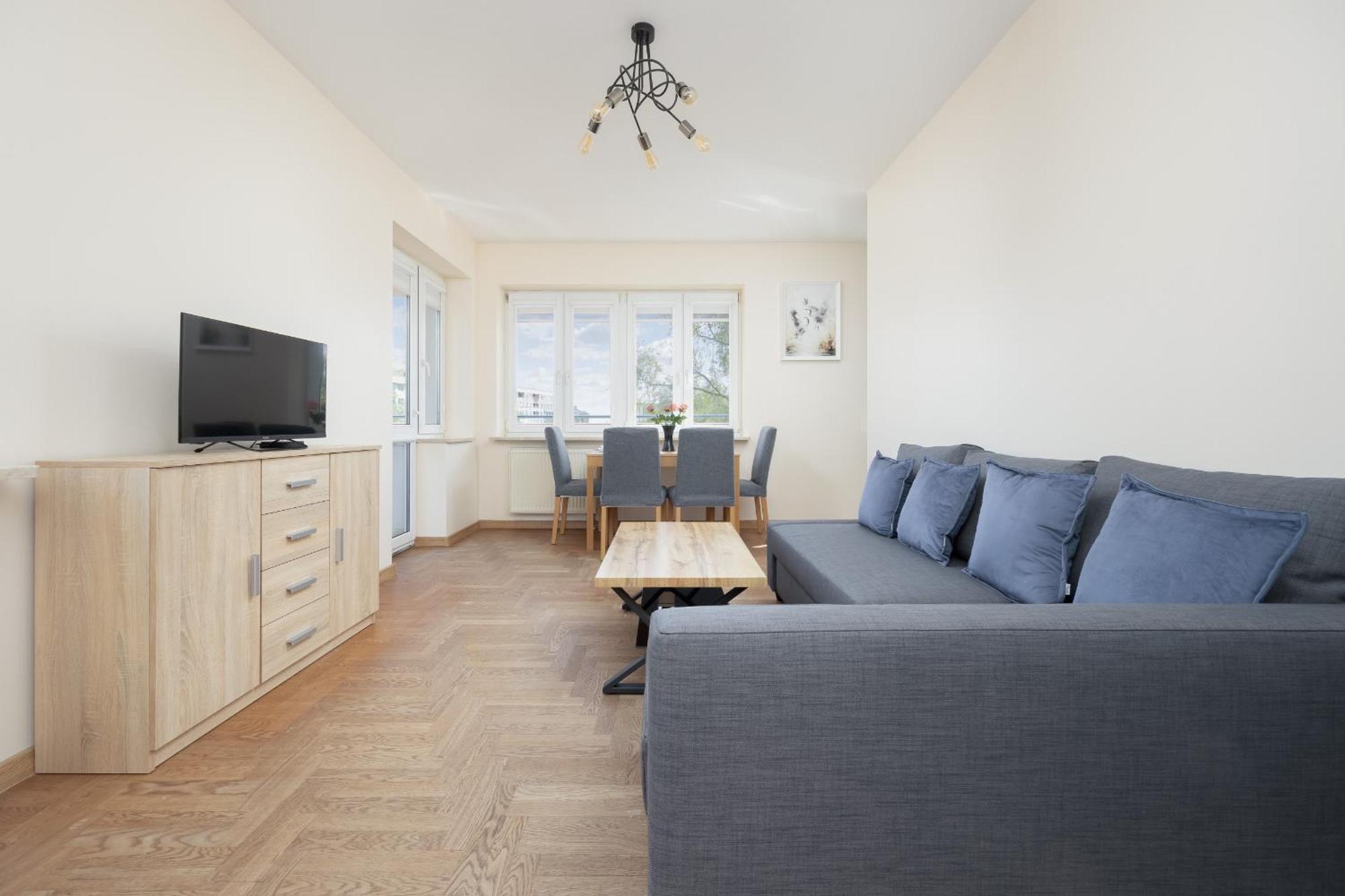 Spacious 120 M From The Metro Station By Renters * Warszawa