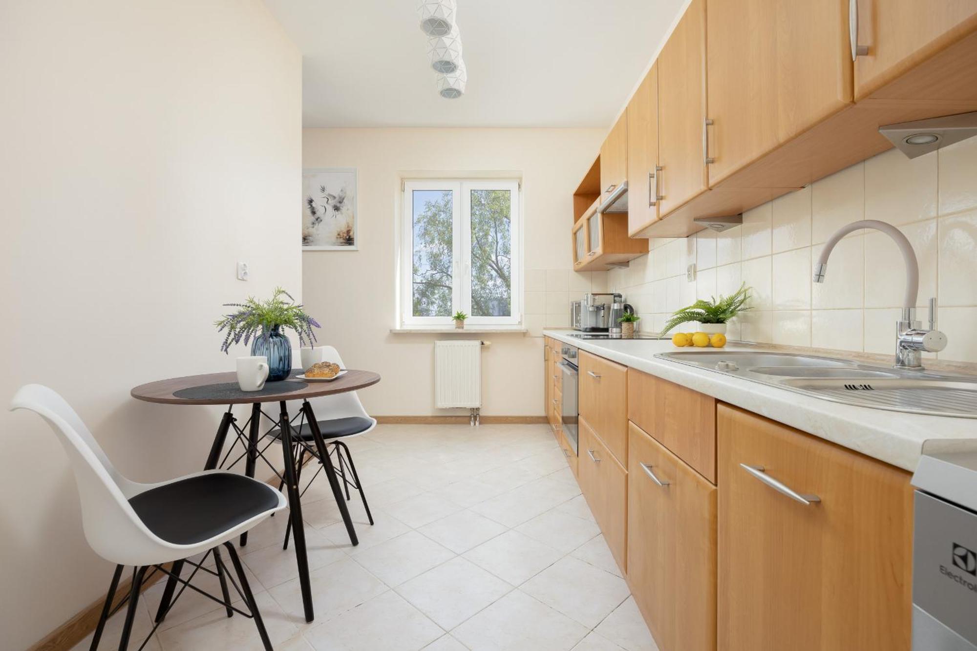 Apartament Spacious 120 M From The Metro Station By Renters *
